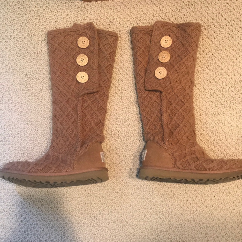Gently worn brown Cardi Ugg boots Size 6